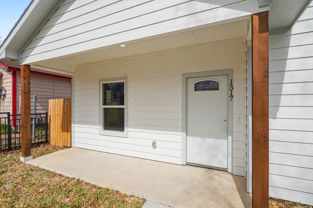 1317 E Tucker Street, Fort Worth, TX 76104