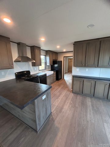 268 County Road 4637, Hondo, TX 78861