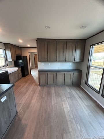 268 County Road 4637, Hondo, TX 78861