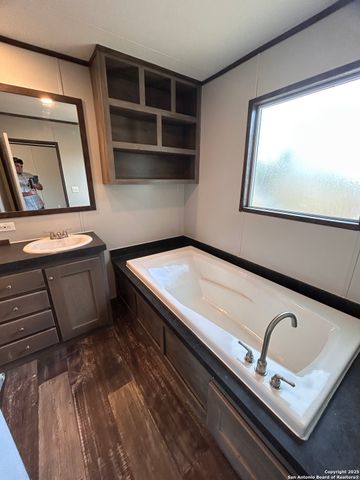 268 County Road 4637, Hondo, TX 78861