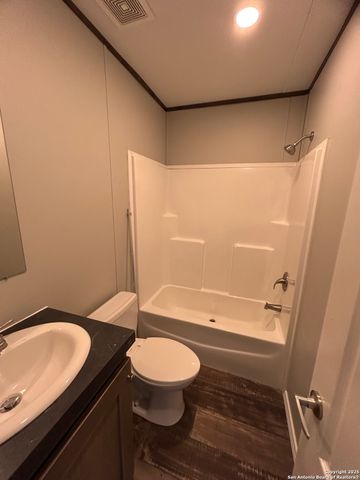 268 County Road 4637, Hondo, TX 78861