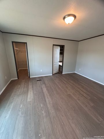 268 County Road 4637, Hondo, TX 78861