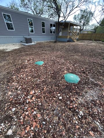 268 County Road 4637, Hondo, TX 78861