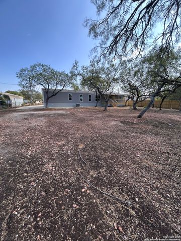 268 County Road 4637, Hondo, TX 78861