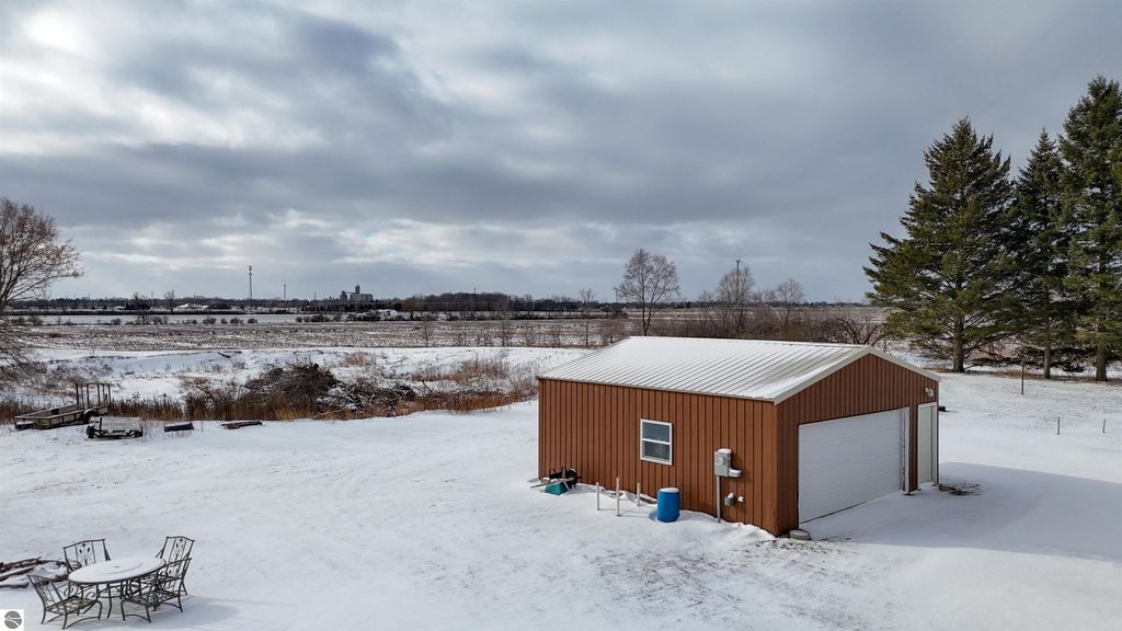 Image 1 of property listing at 7200 E McGregor Road, Wheeler, MI 48662