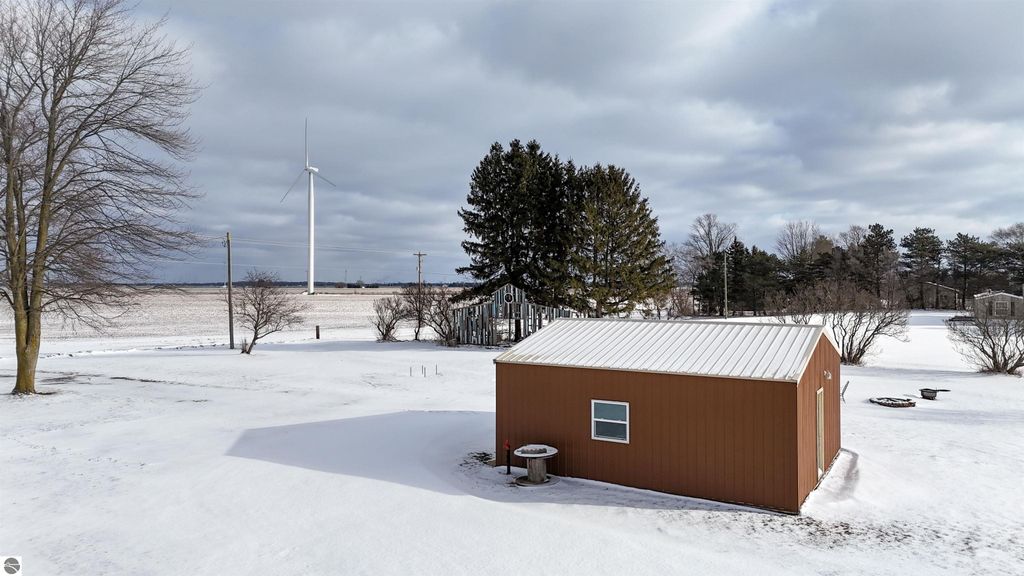 Image 4 of property listing at 7200 E McGregor Road, Wheeler, MI 48662