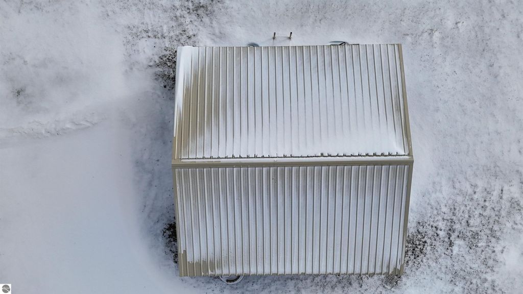 Image 5 of property listing at 7200 E McGregor Road, Wheeler, MI 48662