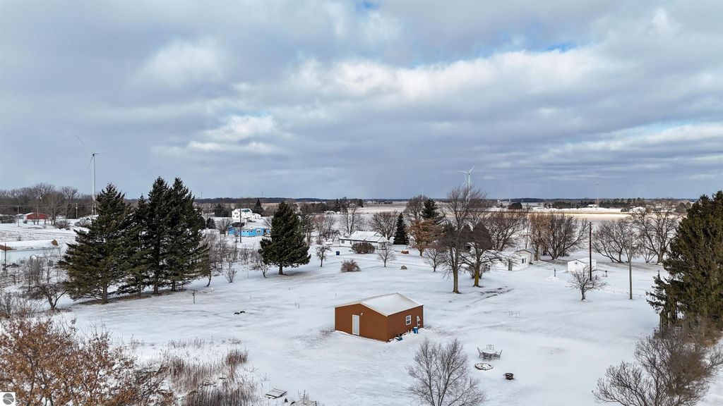 Image 6 of property listing at 7200 E McGregor Road, Wheeler, MI 48662