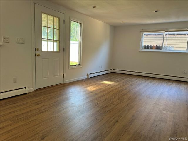 46 W Lane Drive, Plainview, NY 11803