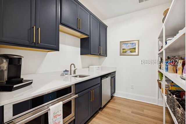 1 Pine Island Rd, Bluffton, SC 29910