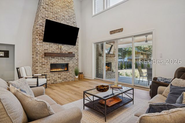 1 Pine Island Rd, Bluffton, SC 29910