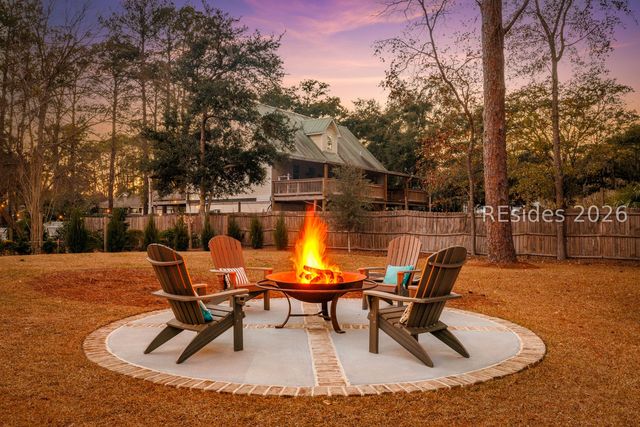 1 Pine Island Rd, Bluffton, SC 29910