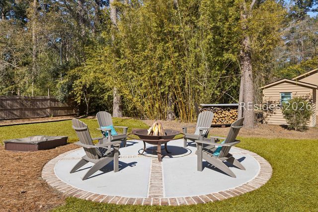 1 Pine Island Rd, Bluffton, SC 29910