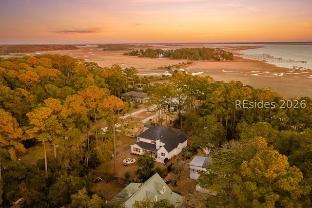 1 Pine Island Rd, Bluffton, SC 29910