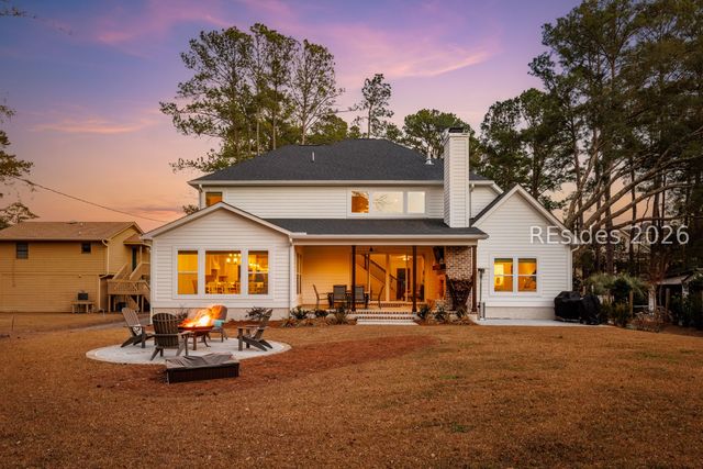 1 Pine Island Rd, Bluffton, SC 29910