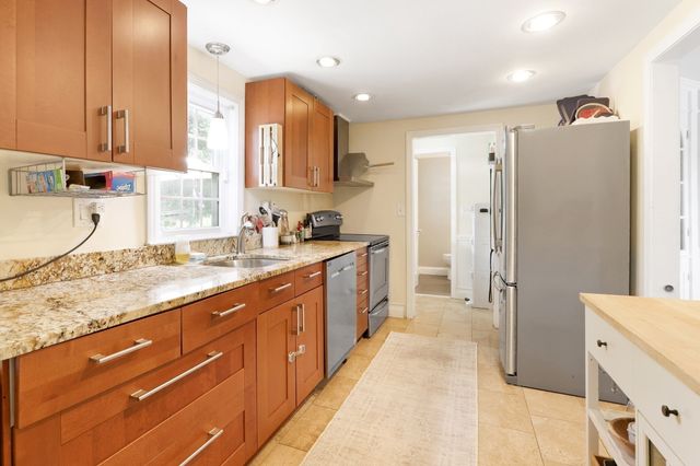 163 Reservoir Rd, Quincy, MA 02170