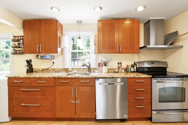 163 Reservoir Rd, Quincy, MA 02170