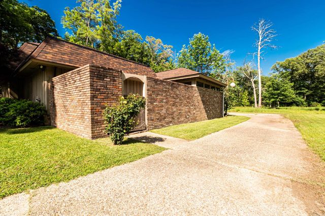 166 Glenridge Pkwy, El Dorado, AR 71730