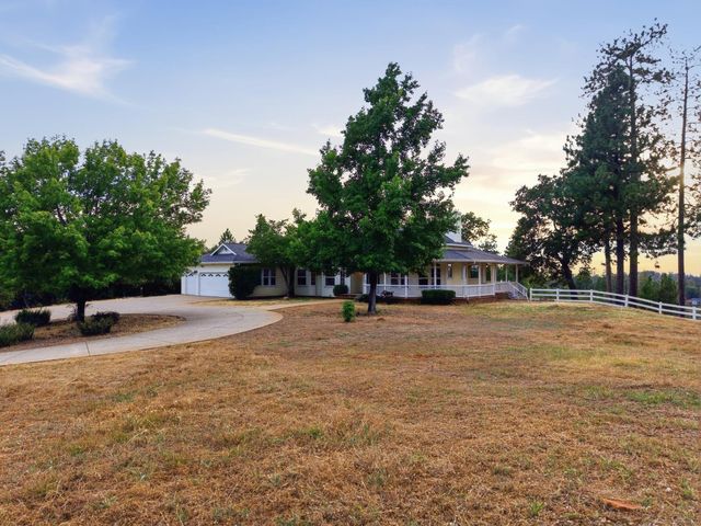 10460 Oak Canyon Dr, Penn Valley, CA 95946