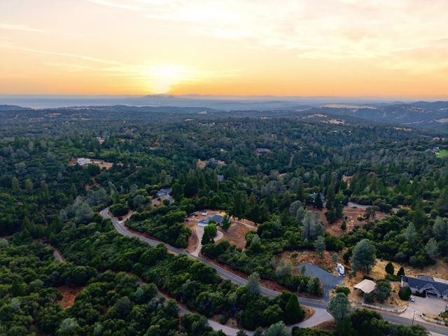 10460 Oak Canyon Dr, Penn Valley, CA 95946