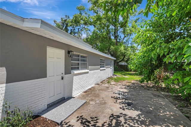 1615 E SITKA STREET, Tampa, FL 33604