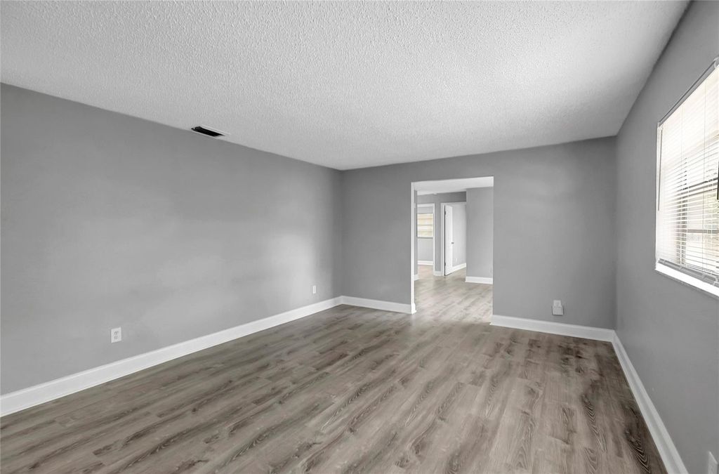 Image 6 of property listing at 1615 E SITKA STREET, Tampa, FL 33604