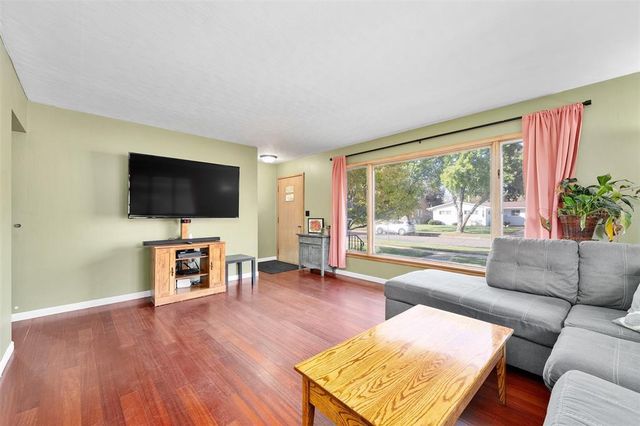1703 Lloyd Avenue, Eau Claire, WI 54701