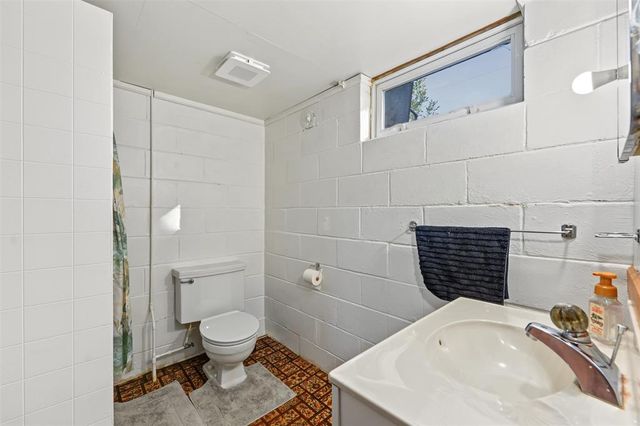 1703 Lloyd Avenue, Eau Claire, WI 54701