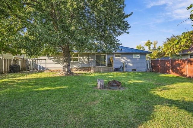 1703 Lloyd Avenue, Eau Claire, WI 54701