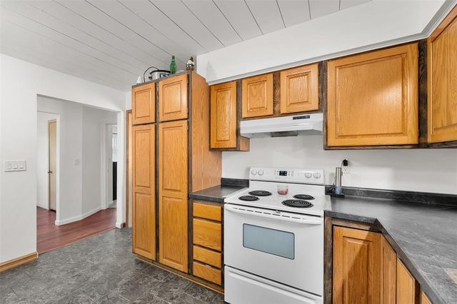 1703 Lloyd Avenue, Eau Claire, WI 54701