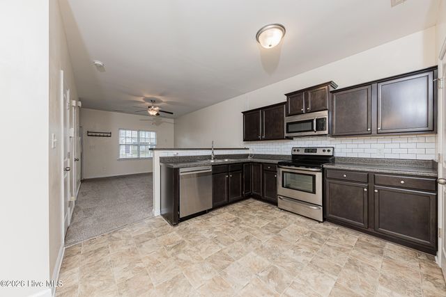 518 Oyster Rock Lane, Sneads Ferry, NC 28460