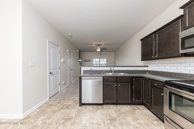 518 Oyster Rock Lane, Sneads Ferry, NC 28460