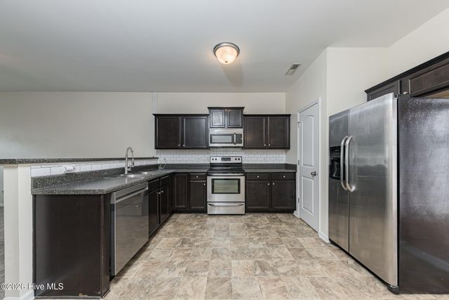 518 Oyster Rock Lane, Sneads Ferry, NC 28460