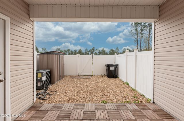 518 Oyster Rock Lane, Sneads Ferry, NC 28460