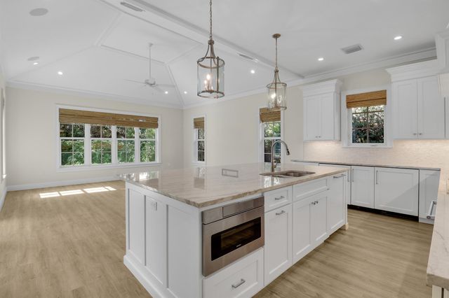 205 Coconut Creek Court, Indian River Shores, FL 32963