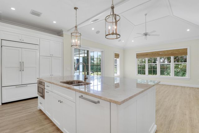 205 Coconut Creek Court, Indian River Shores, FL 32963