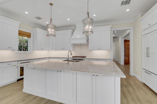 205 Coconut Creek Court, Indian River Shores, FL 32963