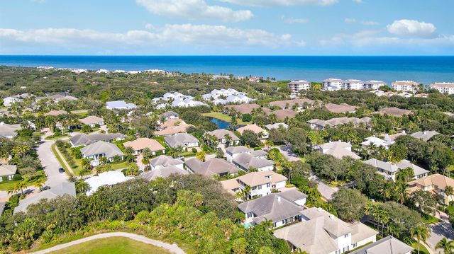 205 Coconut Creek Court, Indian River Shores, FL 32963