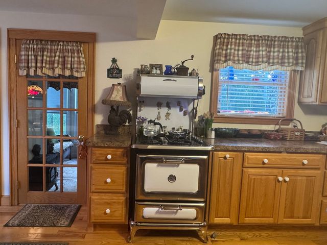 170 Main St, Groveland, MA 01834