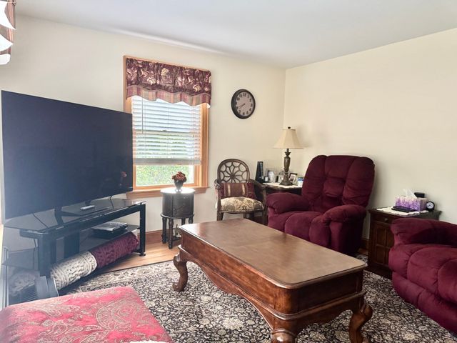 170 Main St, Groveland, MA 01834