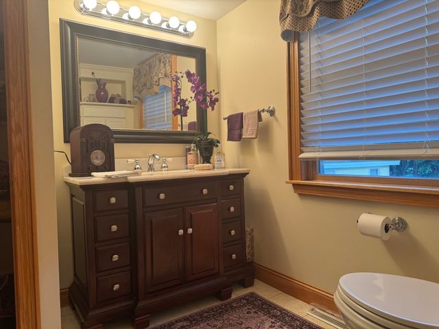 170 Main St, Groveland, MA 01834