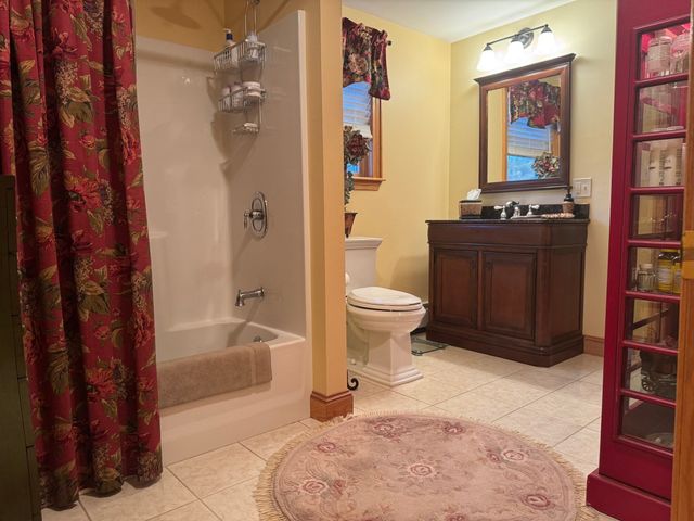 170 Main St, Groveland, MA 01834
