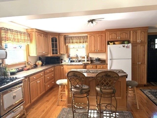 170 Main St, Groveland, MA 01834