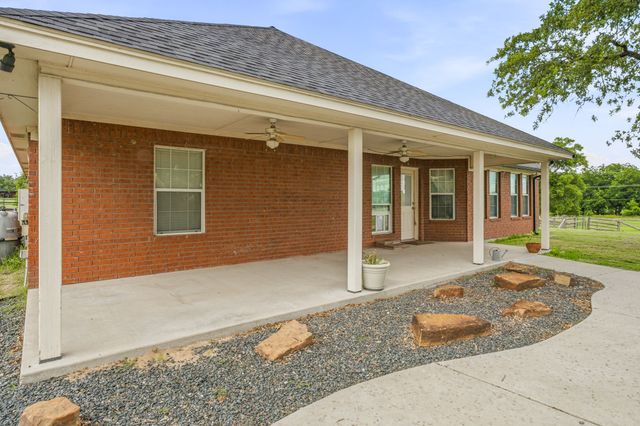 111 Adair Lane, Weatherford, TX 76088