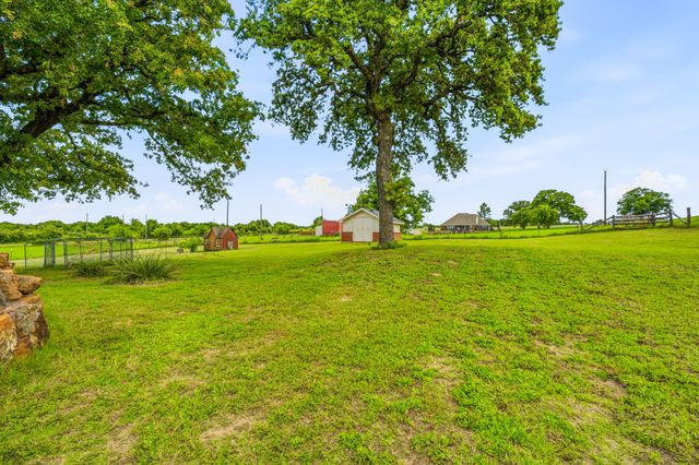 111 Adair Lane, Weatherford, TX 76088