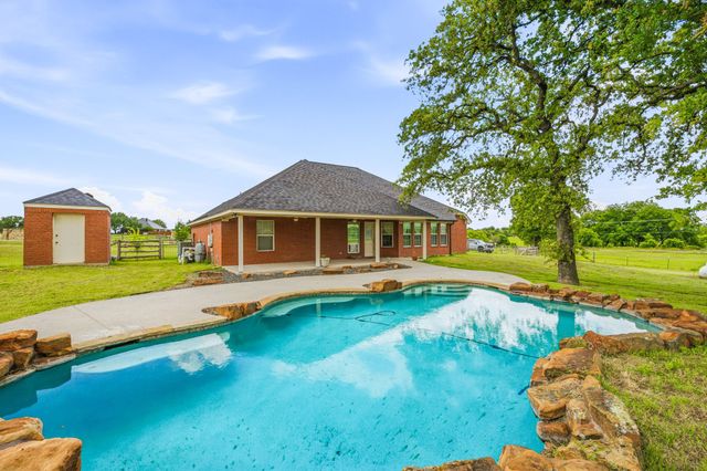 111 Adair Lane, Weatherford, TX 76088