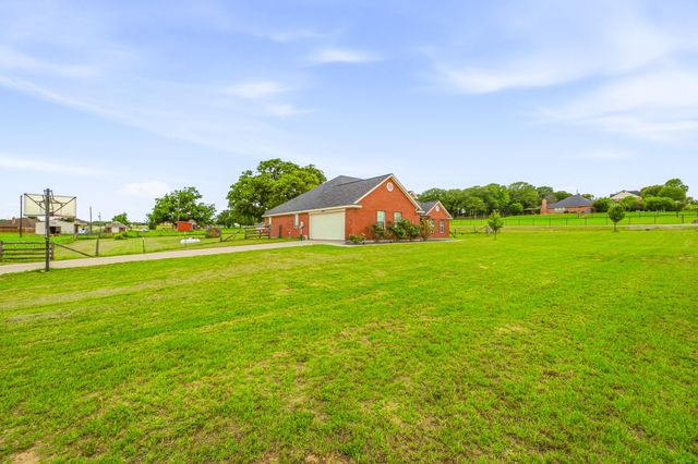111 Adair Lane, Weatherford, TX 76088
