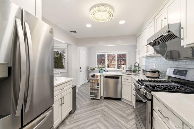 225 Willets Lane, Jericho, NY 11753