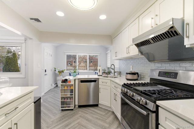 225 Willets Lane, Jericho, NY 11753