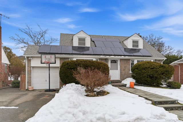 225 Willets Lane, Jericho, NY 11753